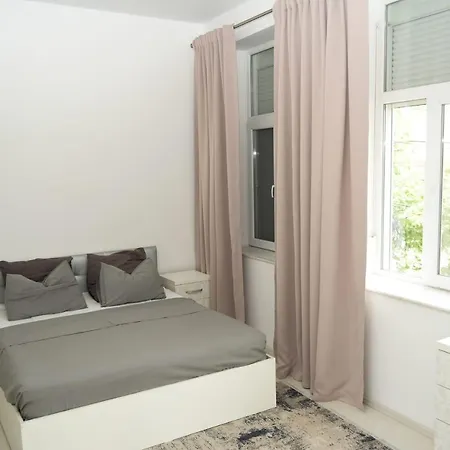 Cozzy City Centre Apartment
